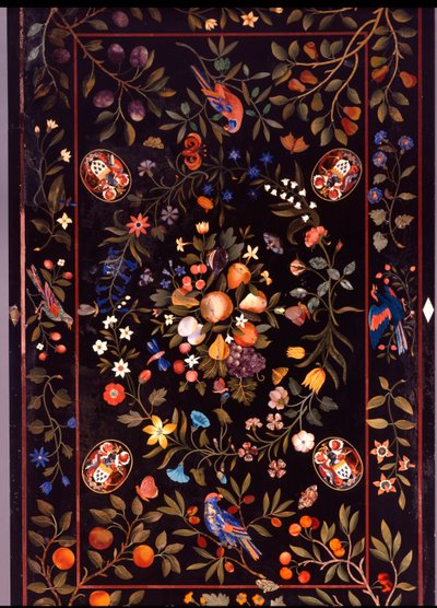 Firenzeläinen pietra dura -pöytälevy, jossa on erilaisia marmoria ja lapis lazulia, jonka keskellä on hedelmiä, n. 1670 tekijältä Unbekannt