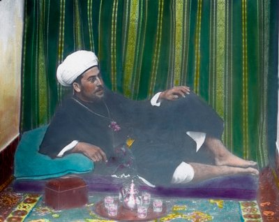 Arab juomassa teetä tekijältä Unbekannter Künstler