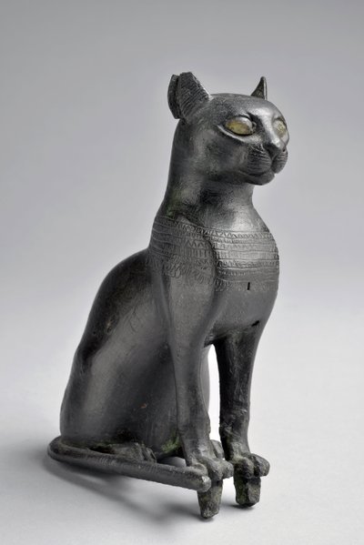 Bastet. Pienoispatsaan pronssimuotti (metalli). Matala aikakausi (750-332 eKr.) Egypti - Mitta cm 13 - Inventaarionumero 735, Musee d