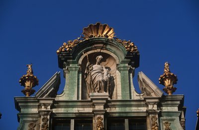 Belgia, Bryssel, Grand Place, arkkitehtoninen yksityiskohta tekijältä Benjamin Baud