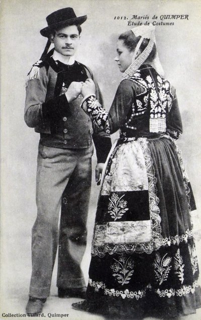 Morsiamet ja sulhaset Duimperista, 1900-luvun alku (postikortti) tekijältä Unbekannter Künstler