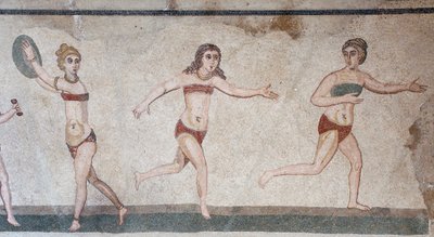Chamber of the Ten Maidens tai "Bikinityttöjen" mosaiikki. Yleiskuva yläpaneelista: paino, kiekon heitto ja juoksu. 3-4 vuosisata. Roomalainen huvila Casalessa, Sisiliassa. Unescon sivusto. tekijältä William M. Timlin