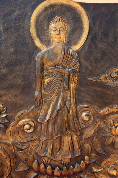 Chue Thien Long Go buddhalainen pagodi. Shakyamuni Buddha. Varada Mudra: Gaster of Charity. älä tapahdu Vietnam tekijältä Unbekannt