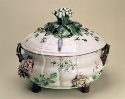 Päällystetty kukka- ja vihanneskoriste, koristeltu Johan Ludwig Eberhard Ehrenreich (1722-1803), Marieberg, 1700-luvun loppu (keramiikka) tekijältä Unbekannt