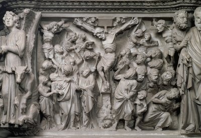 Ristiinnaulitsemiskohtaus: yksityiskohta reliefistä Giovanni Pisanon (1245-1329) suunnitteleman kuusikulmaisen saarnatuolin yläosasta, noin 1297 (marmori) (yksityiskohta kuvasta 77020). tekijältä Unbekannter Künstler