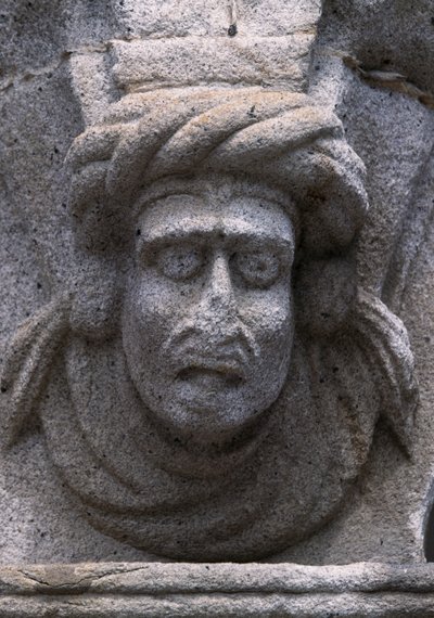 Yksityiskohta friisistä historiallisessa rakennuksessa Tasavallan aukiolla (Praca da Republica) Viana do Castelossa. Portugali tekijältä Benjamin Baud
