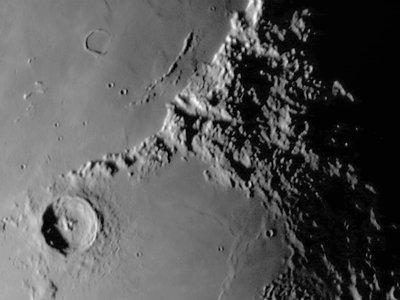 Eratosthenes-kraatteri, c 2005-2006 tekijältä Unbekannt