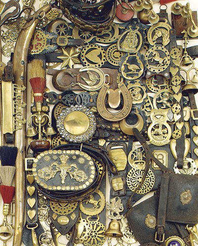 Hevosmessinkiset kasvot ja nahkaiset martingaalit, 1800-luvun loppu / 1900-luvun alku tekijältä Unbekannt