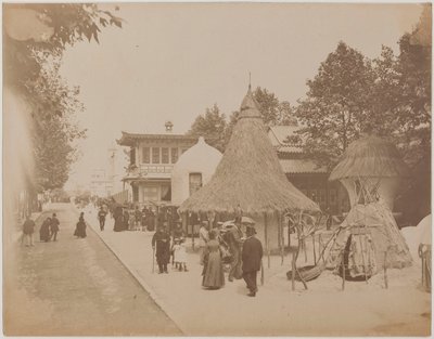 Keski-Afrikan alkuperäiskansojen mökit, Universal Exposition, Champ de Mars, Pariisi tekijältä Unbekannter Künstler