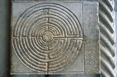 Labyrintti katedraalin portiossa, Pyhän Martinin katedraali tekijältä Benjamin Baud