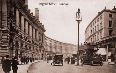 Lontoo - Regent Street ja varhaiset raitiovaunut, autot. 1900-luvun alussa (postikortti) tekijältä Unbekannter Künstler