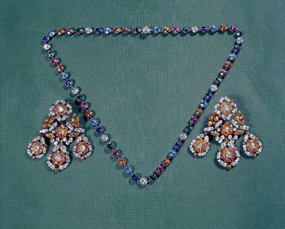 Kaula- ja korvakorusetti monivärisillä tahnoilla, n.1760 tekijältä Unbekannt