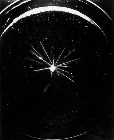 Particle Imaging, Cloud Chamber Tracks of alfa hiukkasia tekijältä Unbekannt