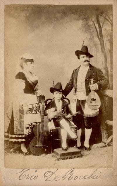 Bocchi Trio, Lombardia, n. 1880 (b/w valokuva) tekijältä Unbekannter Künstler