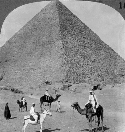 Kuningas Khufun hauta, Gizan suuri pyramidi, Egypti, 1905. tekijältä Underwood and Underwood