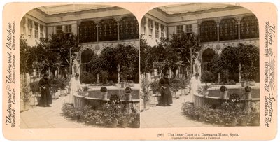 Damaskoksen kodin sisäpiha, Syyria, 1900. tekijältä Underwood and Underwood