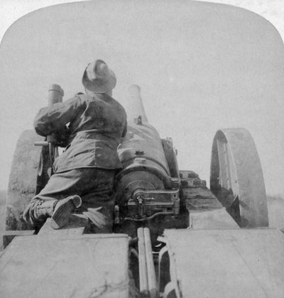 Yhden HMS Monarchsin 4,7 tuuman tykkien harjoittelu Pretorian linnoituksissa Etelä-Afrikassa, 4. kesäkuuta 1900. tekijältä Underwood and Underwood