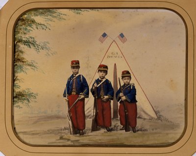 Kolme poikaa Zouave-puvussa tekijältä Unidentified