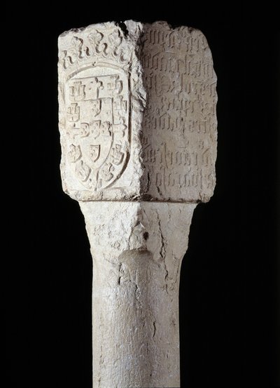 Afrikkalainen taide: yksityiskohta portugalilaisen tutkimusmatkailijan Diogo Caon (tai Diego Camin) Etelä-Angolassa sijaitsevasta omistuspylväästä, joka tunnetaan nimellä Saint Augustine erige. 1486. Lissabon, kansallinen muinaisen taiteen museo tekijältä Unknown artist