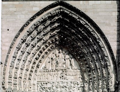 Goottilainen taide: yksityiskohta Cathedrale Notre Dame de Parisin keskusportaalista tekijältä Unknown artist