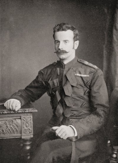 Kenraaliluutnantti Douglas Mackinnon Baillie Hamilton Cochrane, Dundonaldin 12. jaarli, Louis Creswicken kirjasta South Africa and the Transvaal War, pub. 1900 tekijältä Unknown