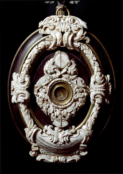 Galilean tai Galileo Galilein (1564-1642) tähtitieteellisen kehyksen objektiivilinssi. 1609-1610. Tiedehistorian museo, Firenze tekijältä Unknown artist