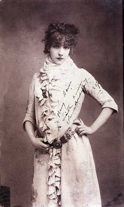 Henriette Rosine Bernardin muotokuva Sarah Bernhardtissa (1844-1923), nimikirjoitus tekijältä Unknown artist