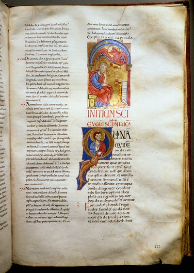 Pyhän Luukkaan evankeliumi edustaa härkäsivulla valaistua Raamattua (Ms.721-Foglio 223r.) 1100-luvun alusta. Himmeä. 52,5x36 cm Rooma, Biblioteca Casanatense tekijältä Unknown artist