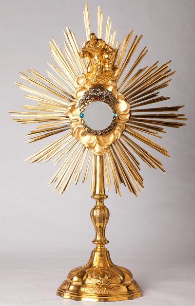 Monstrance. Vermeiliä, timantteja, väärennettyjä koruja Isä Jumala (Dieu le Père) -patsaalla. 1700-luvulla. tekijältä Unknown artist