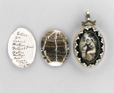 Riipus, n. 1800 (akvarelli norsunluun, emaliin, hiuksiin, kullattu, silkki & lasi) tekijältä Unknown artist