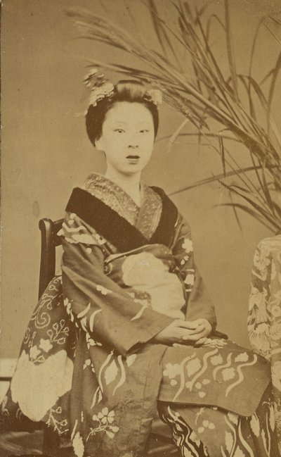 [Istuva japanilainen nainen] tekijältä Unknown artist