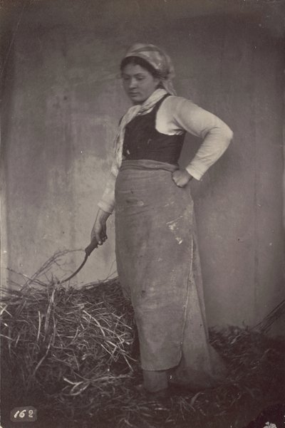[Seisova nainen viikatteen kanssa] tekijältä Unknown artist