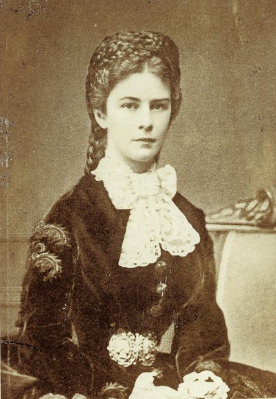 Elisabeth, Itävallan keisarinna ja Unkarin kuningatar (24. joulukuuta 1837 - 10. syyskuuta 1898) (kuva) tekijältä Unknown photographer