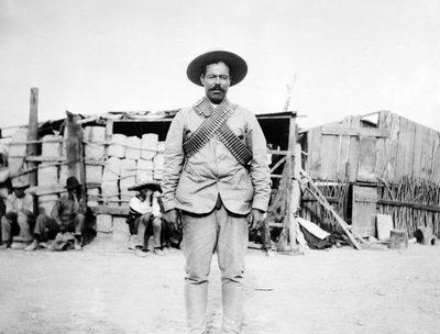 Francisco Villa eli Pancho Villa (1878-1923) Meksikon vallankumouksen kenraali. tekijältä Unknown photographer