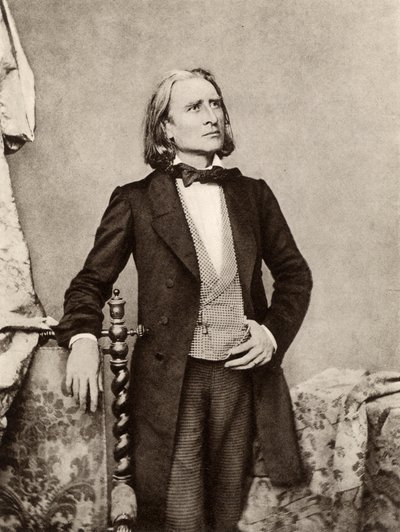 Franz (Ferencz) Liszt (1811-1886) unkarilainen pianisti ja säveltäjä (s/w-kuva) tekijältä Unknown photographer