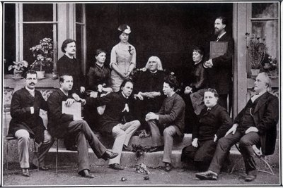 Franz Liszt (1811-1886), Weimarissa suosikkioppilaidensa piirissä. tekijältä Unknown photographer