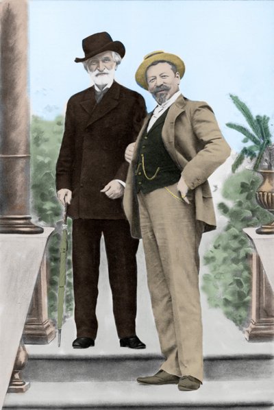 Giuseppe Verdi, italialainen säveltäjä (1813-1901) ja tenori Francesco Tamagno (1850-1905) Montecatinissa 1800-luvun lopulla. tekijältä Unknown photographer