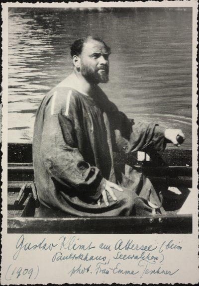 Gustav Klimt soutuveneessä tekijältä Unknown photographer
