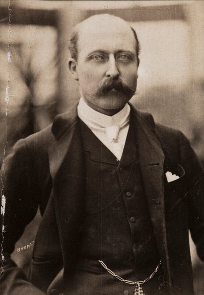 Ison-Britannian kuningatar Victorian pojan, herttua Arthur William Connaughtin puolipitkä muotokuva. tekijältä Unknown photographer