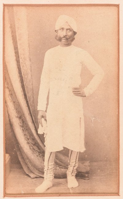 Misr Kanouji Lal, intialainen, joka auttoi Thomas Kavanaghin väistämisessä Lucknowin piirityksessä, noin 1857 tekijältä Unknown photographer