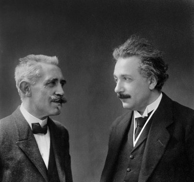 Paul Langevin ja Albert Einstein tekijältä Unknown photographer