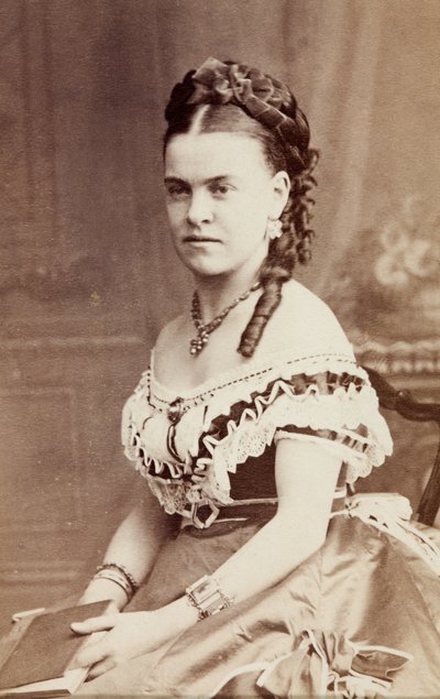 Edith Wynnen muotokuva, noin 1860-luku (m/w kuva) tekijältä Unknown photographer