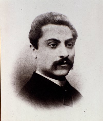 Giuseppe Martuccin muotokuva (valkoinen kuva) tekijältä Unknown photographer