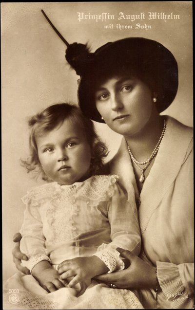 Prinsessa August Wilhelm ja poika, NPG 5003 tekijältä Unknown photographer
