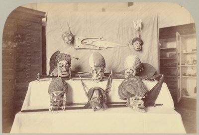 Pl. XIV. Naamiot jne.: Salomonsaaret tekijältä Victor Prevost, Gaston L. Feuardent and Co., New York