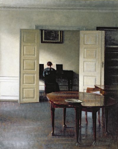 Sisustus, jossa nainen soittaa pianoa, 1910 tekijältä Vilhelm Hammershoi