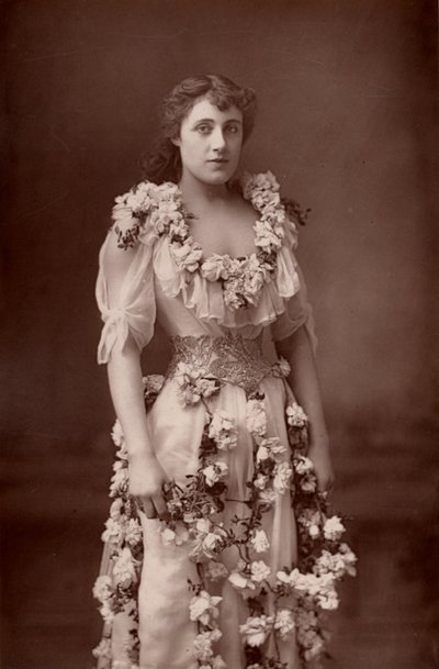 ""Julia Neilson (1868-1957) englantilainen näyttelijä. (woodburytype) tekijältä W. and D. (after) Downey