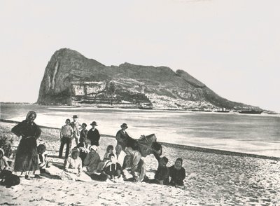 Näkymä kalliolle mereltä, Gibraltar, 1895. tekijältä W and S Ltd