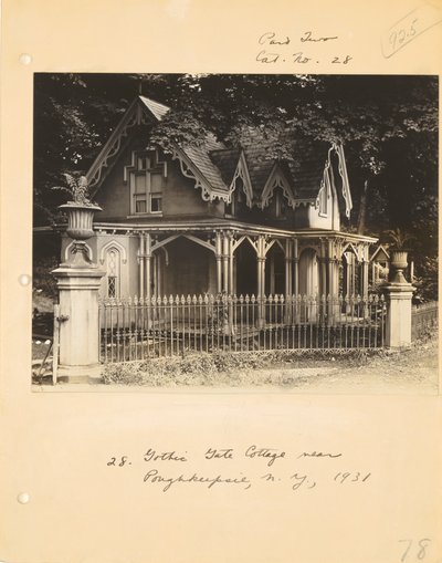 [Goottilainen mökki lähellä Poughkeepsiea, New York] tekijältä Walker Evans