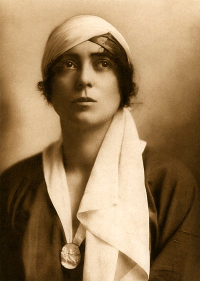 Lady Constance Stewart Richardson, 1913. tekijältä White Studios